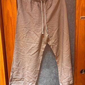 Uniqlo Women’s Beige Joggers